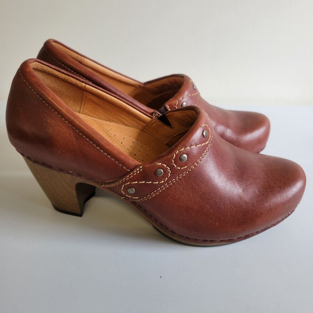 Gorgeous pair of brown Dansko Block Heel Clogs!